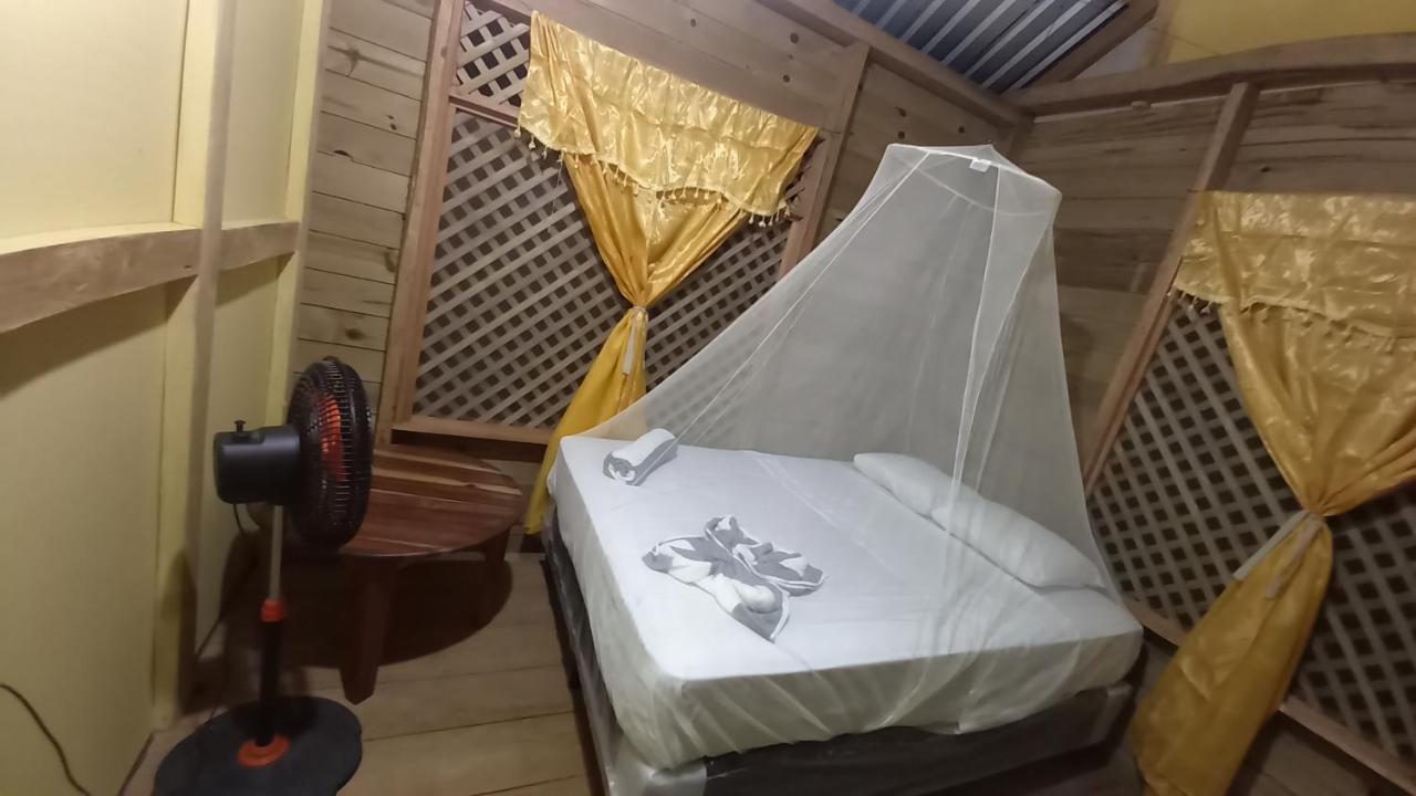 Casa Manati Hotel Lívingston Eksteriør billede