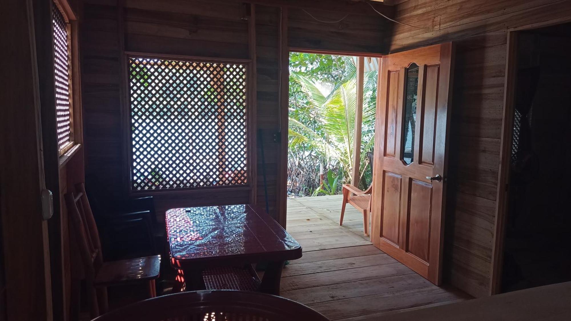 Casa Manati Hotel Lívingston Eksteriør billede