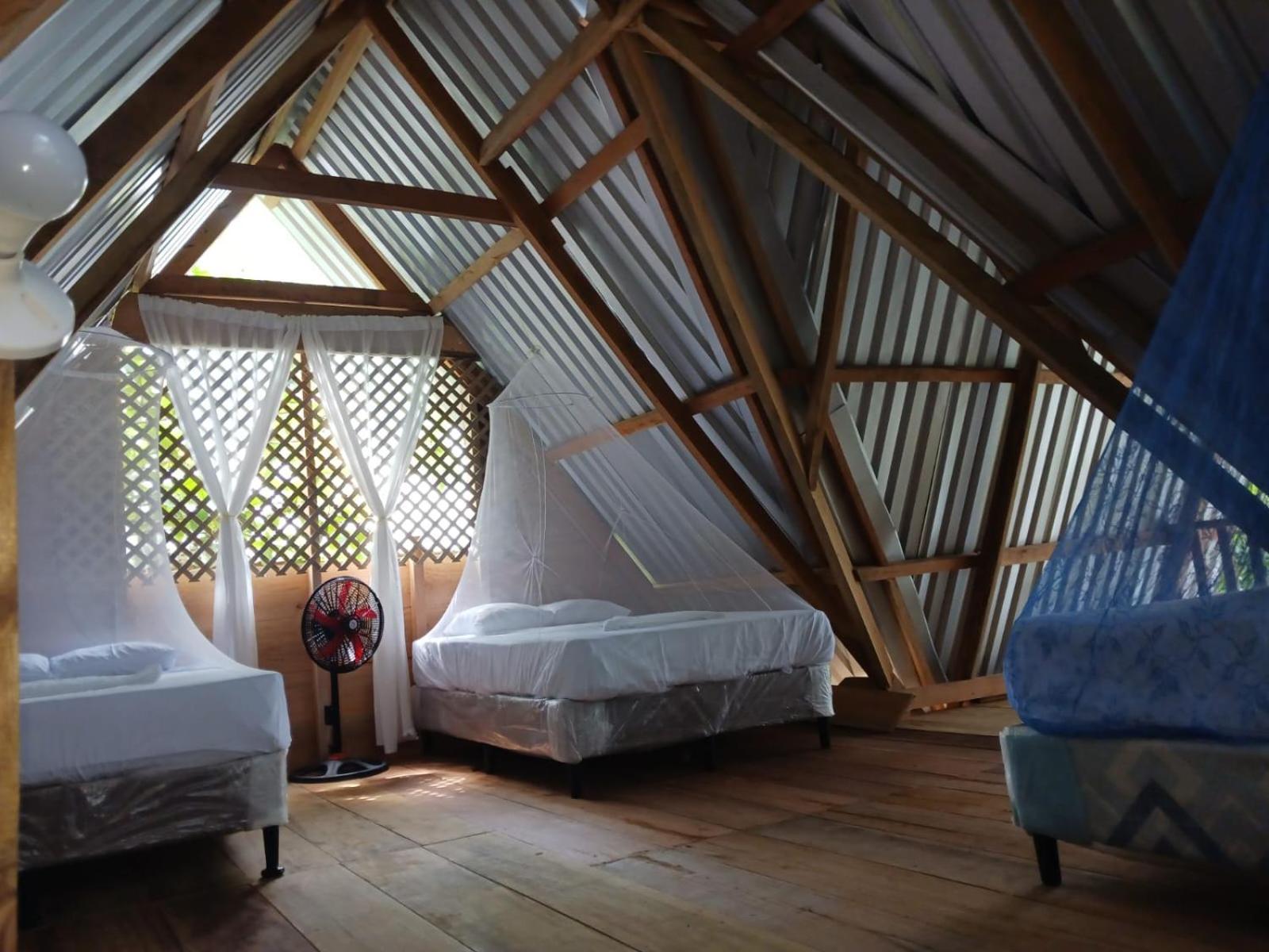 Casa Manati Hotel Lívingston Eksteriør billede